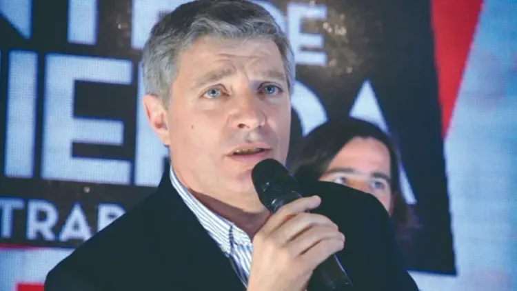 Juan Carlos Giordano: “La salida de Adorni es un triunfo del pueblo”