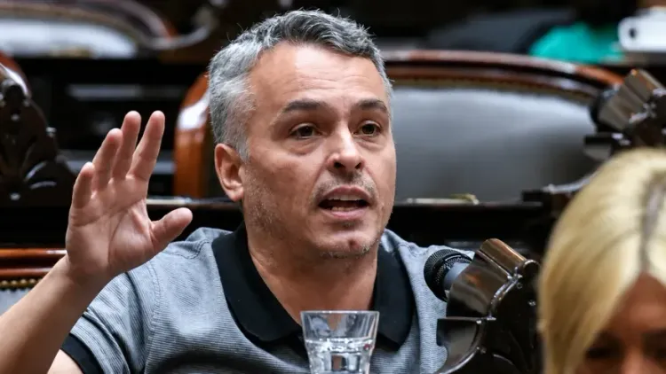 Esteban Paulón cruzó al gobierno por las universidades: "Para los servicios de
inteligencia sí hay plata”