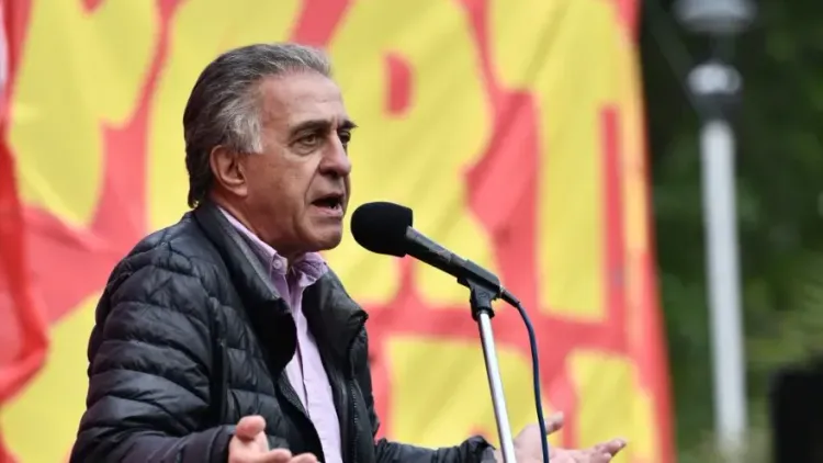 Según Néstor Pitrola, hay un pacto entre la CGT y el gobierno "para engrosar la
caja de los gremios"
