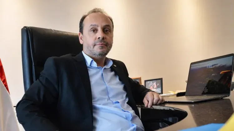 Córdoba: chalecos, cooperativas y millones ponen a Rodrigo Fernández bajo la
lupa