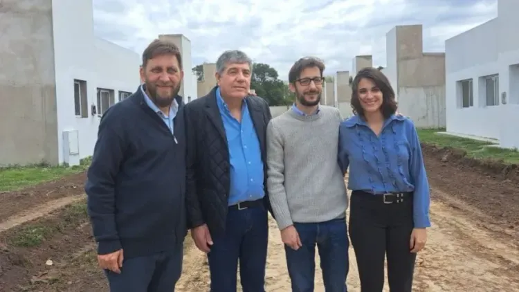 Axel Kicillof rescató a un cuestionado constructor y 51 familias quedaron sin
viviendas
