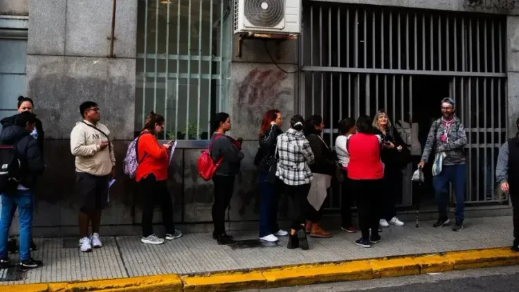 El mercado laboral y la erosión salarial desplazan a la inflación como
principales urgencias