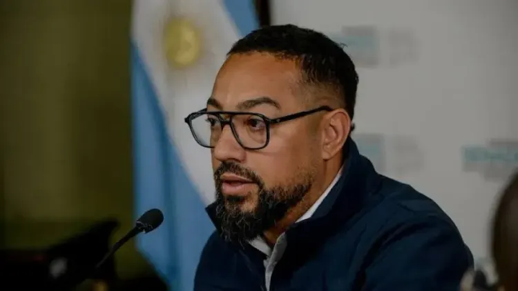 Luciano Olivera: "IOMA tendría que administrar sus propios recursos de manera
independiente y autónoma"