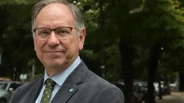 "Los británicos están más aislados que antes y en tensión con los Estados
Unidos"