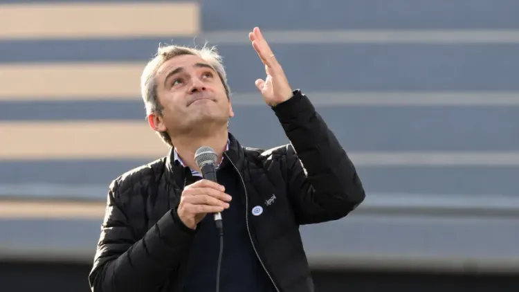 Festival de gastos: Andrés Larroque gastará hasta 5.000 millones en diez días