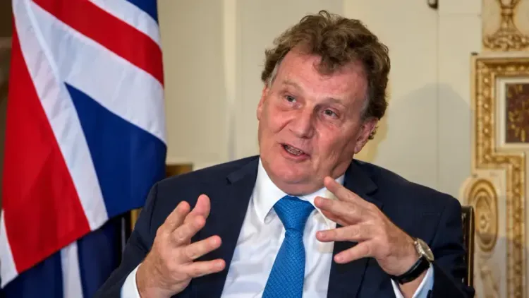 Malvinas: quién es Sersale, el polémico exembajador que propone la triple
bandera