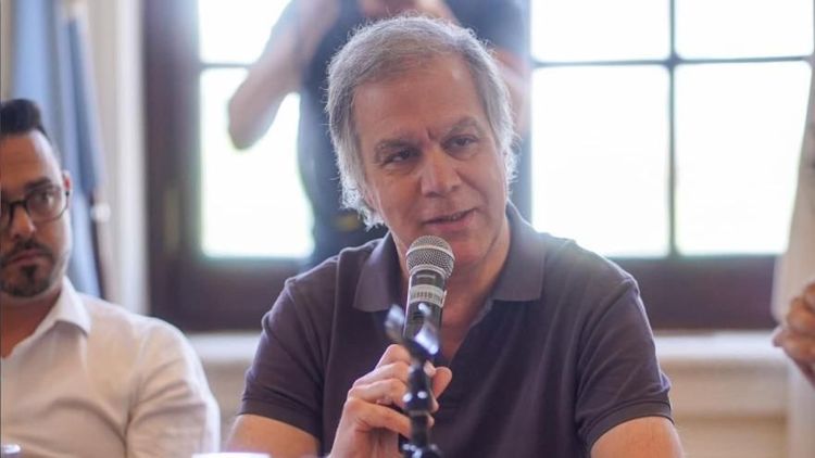 Roy Cortina: "El proyecto de Milei busca la disminución drástica de la clase
media"