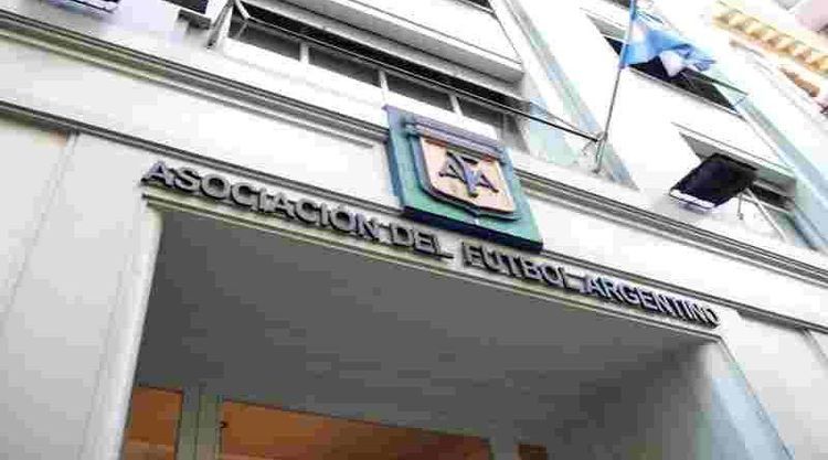 Investigan pagos millonarios de la AFA a una empresa vinculada a la mansión de Pilar y Toviggino