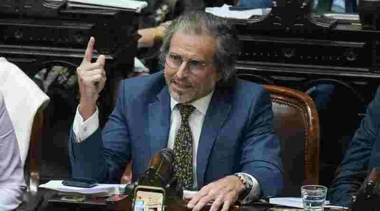 ¿What´s?: Benegas Lynch dijo que le pareció “formidable y muy contundente el balance de Adorni”