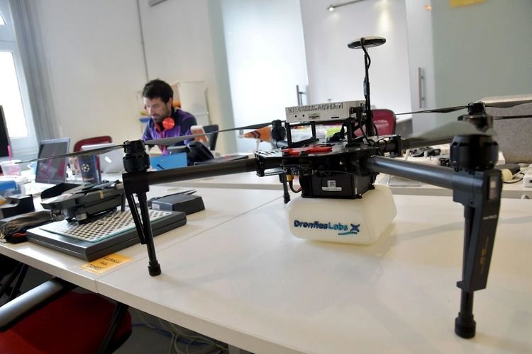 El gobierno de Yamandú Orsi dio luz verde final a los drones que trasladan medicamentos