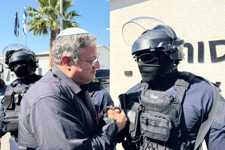Ben Gvir presenta un patíbulo con “cabinas” para presenciar ejecuciones de palestinos en Israel