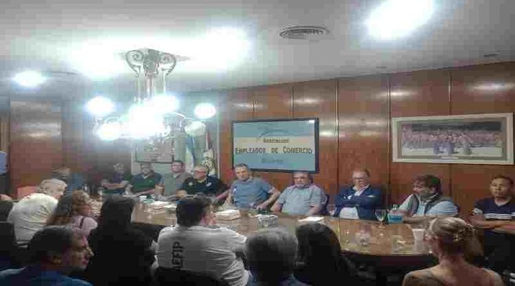 Jorge Sola de la CGT Nacional pidió en Rosario “armar un frente político amplio donde los trabajadores sean la centralidad”