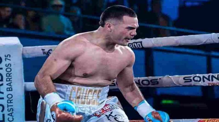 Karim Crucce superó a Ringo Bonavena y es el campeón pesado más joven de la historia