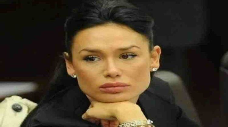Italia: Nicole Minetti salió a hablar en defensa de su familia