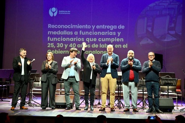 Gobierno de Canelones reconoció a funcionarios municipales por su labor
