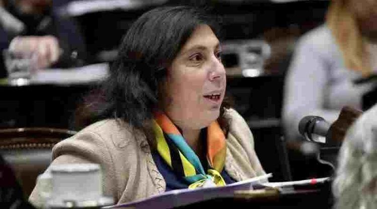 Paula Oliveto dice que si Adorni “no puede rendir cuentas de sus actos” debe ser desplazado