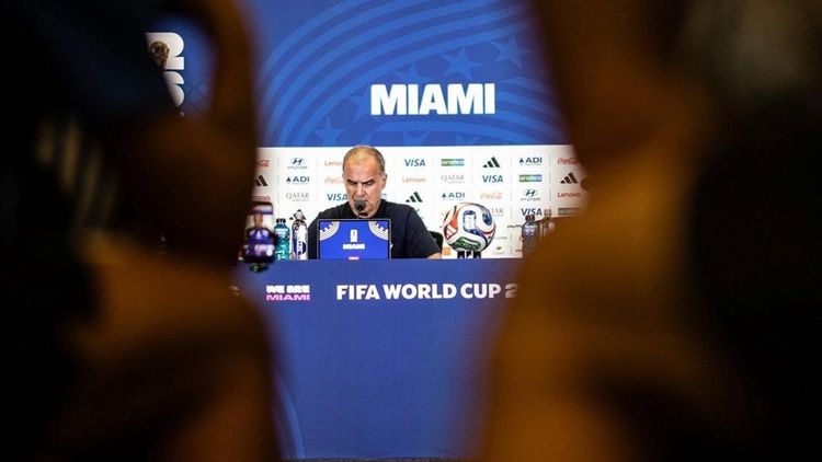 Tres años y medio, dos eliminaciones grupales y un vestuario incendiado: el balance inapelable del ciclo Bielsa