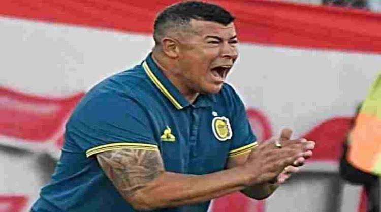 Almirón tras la derrota ante Huracán: “Somos un equipo, ganamos y perdemos todos”