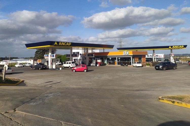 Efectos de la guerra en Irán: Gobierno evalúa reajustar combustibles y no descarta adelantar aumento