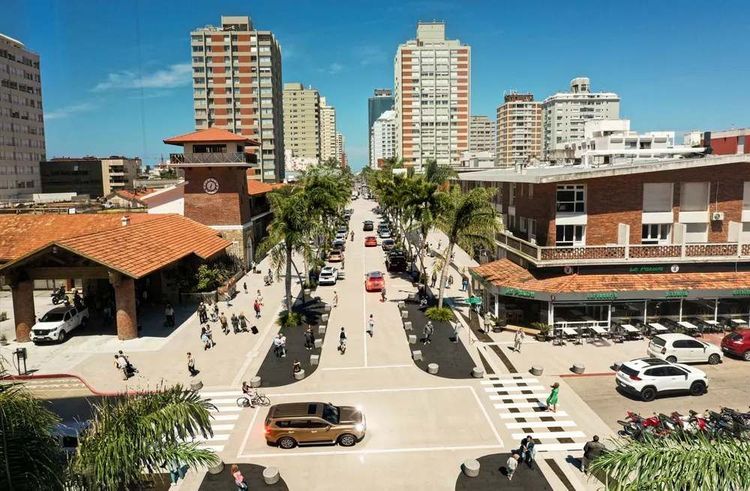 Adiós a las terrazas de Gorlero que estaban desde 1995: los argumentos del municipio y el plan de movilidad que viene