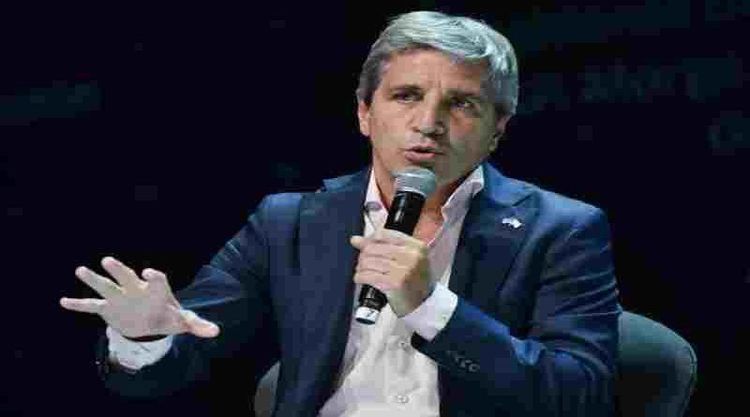 Caputo cruzó al gobernador peronista Quintela: “Matón de barrio”