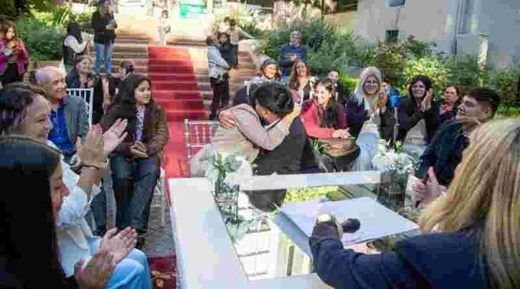 Nueve parejas dieron el “sí” en el Pasaje Luetich de Rosario