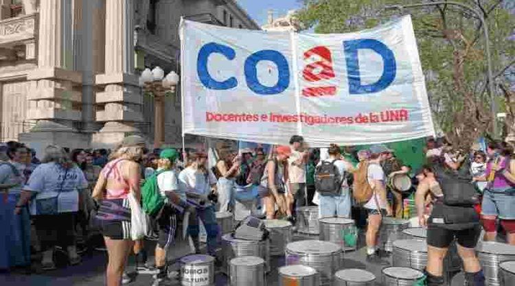 Docentes de la UNR se suman a la marcha de “Ni Una Menos” de este 3 de junio