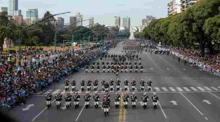 El Gobierno evalúa suspender el desfile militar del 9 de Julio en medio del ajuste en Defensa