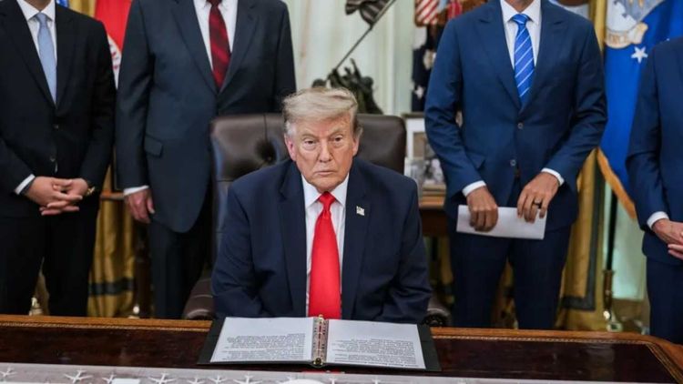 Trump ordena a la Fed intervenir para fortalecer el yen japonés y debilitar al euro