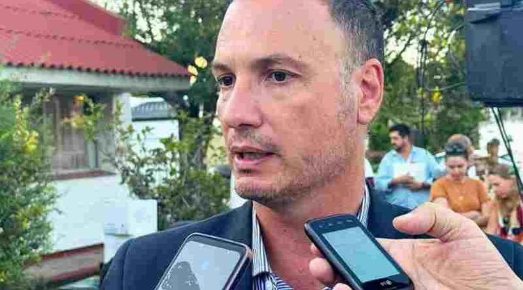 Lisandro Enrico formalizó su renuncia al Senado de Santa Fe: el mensaje de Leticia Di Gregorio