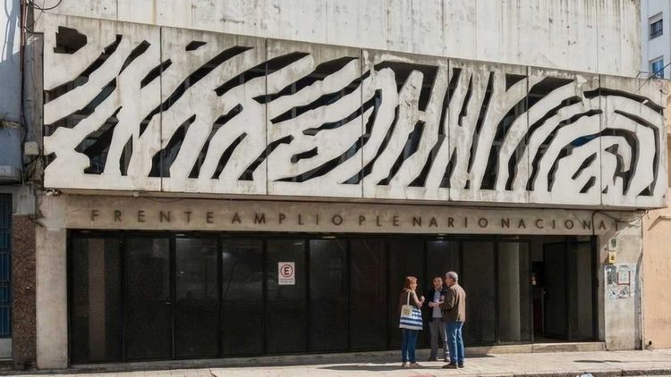 El Frente Amplio repudia violencia política y de género contra Lustemberg y Valverde