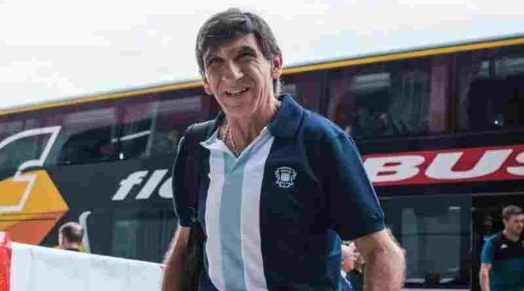 Costas se despidió de Racing con un palito a Milito: “Los tiempos malos pasan”