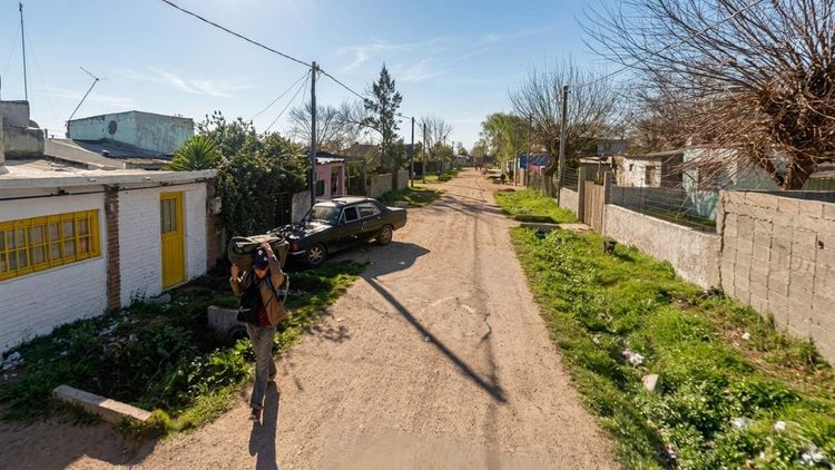La pobreza en Uruguay muestra una baja moderada en 2025, aunque persisten brechas estructurales