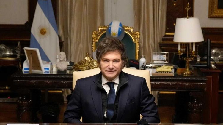 Millones argentinos se endeudan para poder comer: Milei dice que es todo mentira
