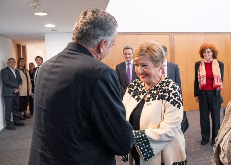 FMI proyecta crecimiento de 1,3% para Uruguay en 2026 y destaca resiliencia macroeconómica