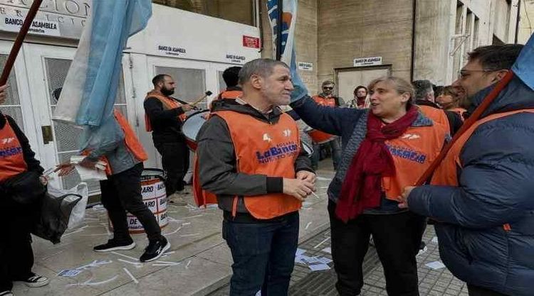 La Bancaria de Rosario ratificó su compromiso con la defensa de los puestos de trabajo: “La lucha no se detiene, firmeza y unidad en Nación Servicios”