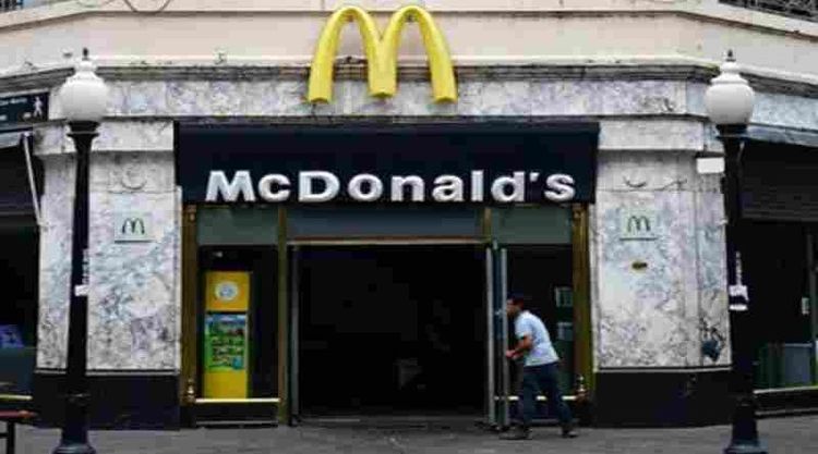 La provincia dio de baja la asistencia a una asociación civil que usaba fondos de la Tarjeta Institucional en McDonalds y realizó una denuncia penal
