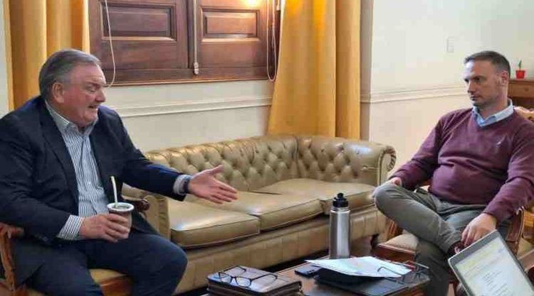 Grietas en el poder santafesino: el fuego amigo entre Michlig y Enrico expone el desgaste interno de Unidos