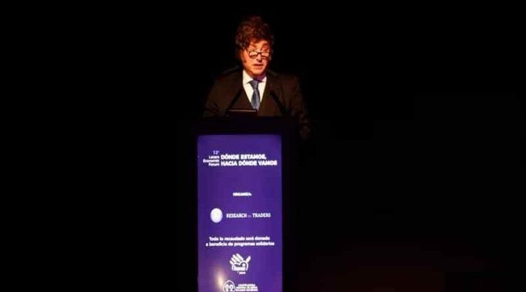 Milei volvió a cargar contra la oposición y los medios de comunicación