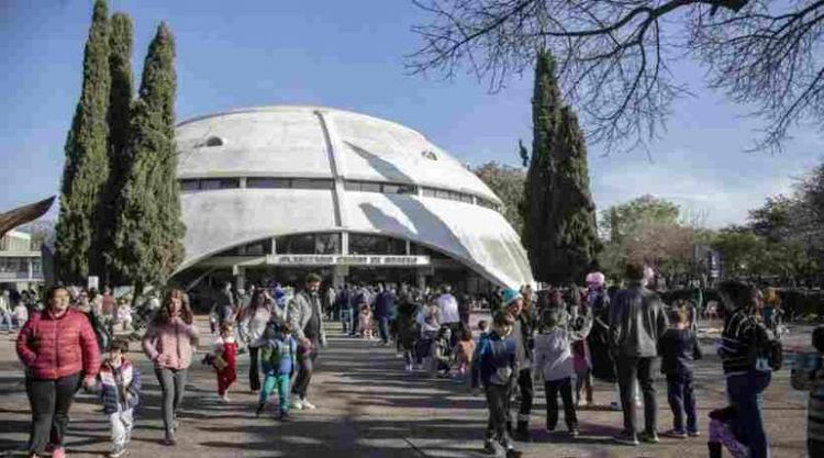 El lado oscuro de la Luna: se presenta un show inmersivo tributo a Pink Floyd en el CAM