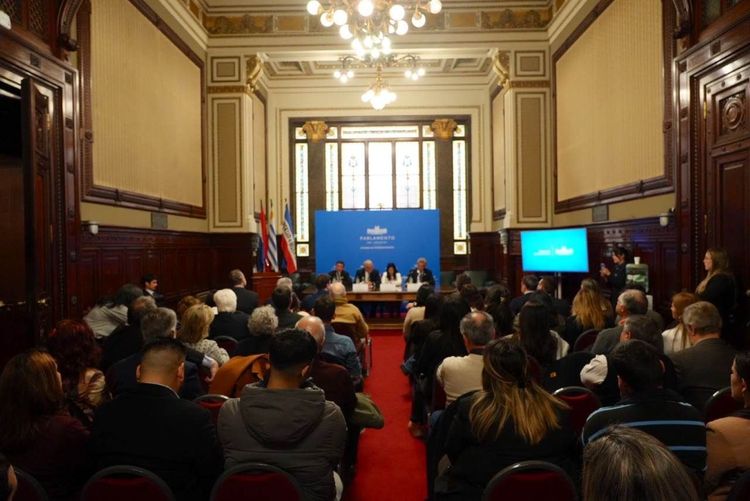 Evento religioso “Parlamento y Fe” busca insertar a la religión en el Estado laico uruguayo