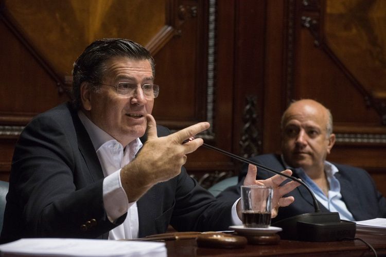 Bordaberry impulsa ley para que curso lectivo tenga 200 días: Udelar y Codicen ven inconstitucionalidad