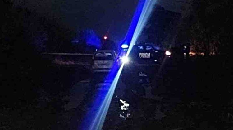 Conmoción en Pérez: hallaron muerto a un chofer de Uber junto a su auto en una zona descampada