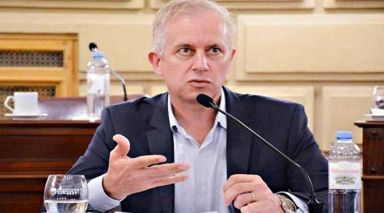 Contra los abusos y el endeudamiento: Miguel Rabbia y el interbloque peronista impulsan un sistema integral de protección de los consumidores