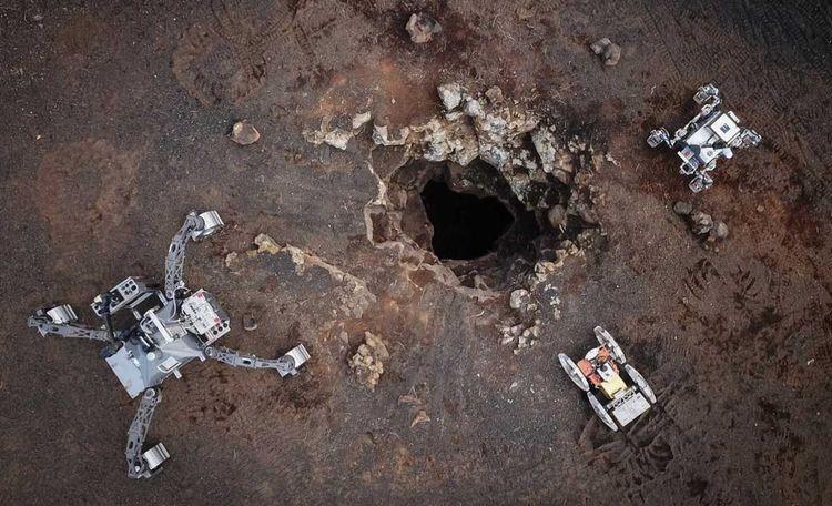 Cómo tres robots autónomos mapearon un tubo de lava en Lanzarote en simulación de misión lunar