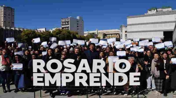 Rosario Emprende: más de 450 emprendedoras y emprendedores recibieron sus certificados en la primera edición anual
