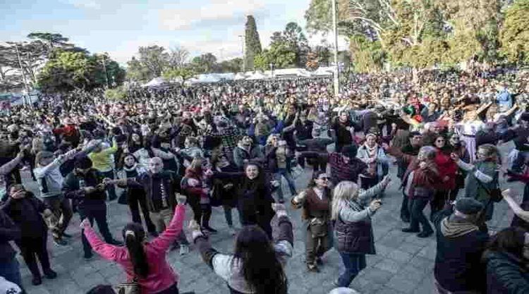 Rosario se vistió de celeste y blanco en una nueva edición de la Fiesta del Pastelito