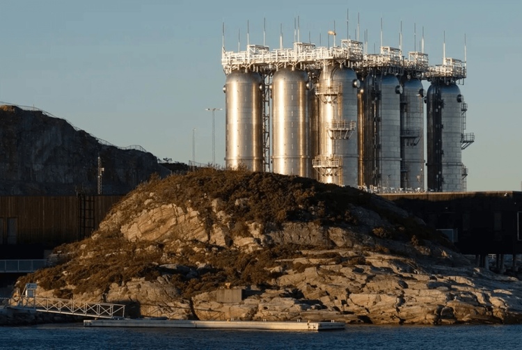 Científicos noruegos crean sistema de energía solar que abarata un 17% la captura de CO2