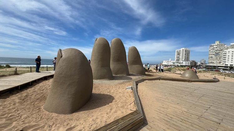 Turismo dejó US$2.000 millones de ingresos en 2025: visitantes de un país gastan US$1.163 por día