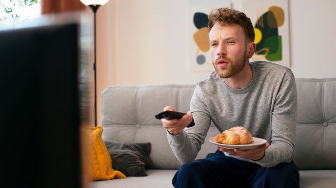 La imperdible película de Prime Video donde un trío termina en un doble embarazo